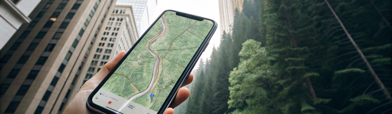Навигация и GPS в iPhone 13–17: L1/L5, точность трека в городе и в лесу