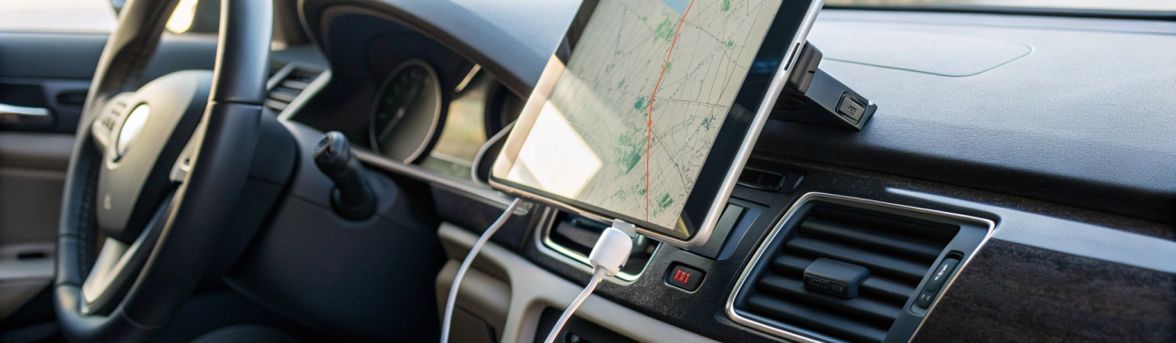 iPad как автонавигатор: крепление, питание USB‑C и офлайн‑карты без перегрева