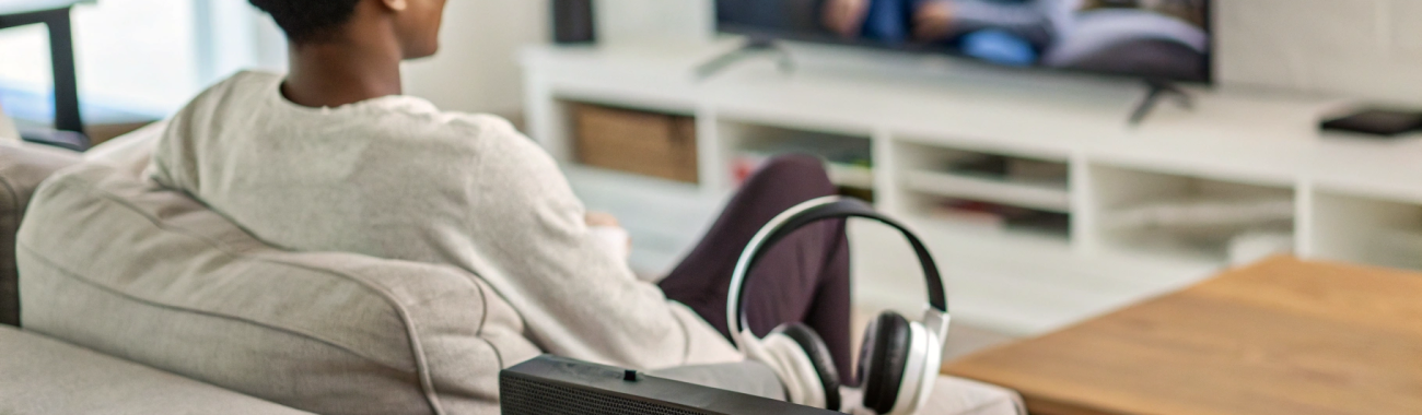 Выбираем наушники для Apple TV и Samsung TV: TWS, накладные или саундбар с Bluetooth