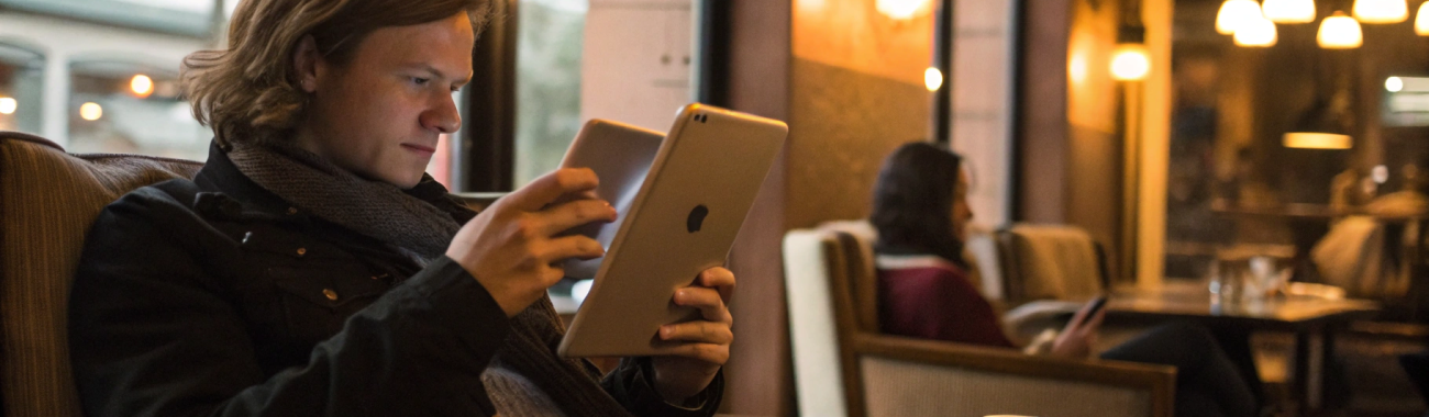 iPad mini против большого iPhone: что удобнее в городе каждый день