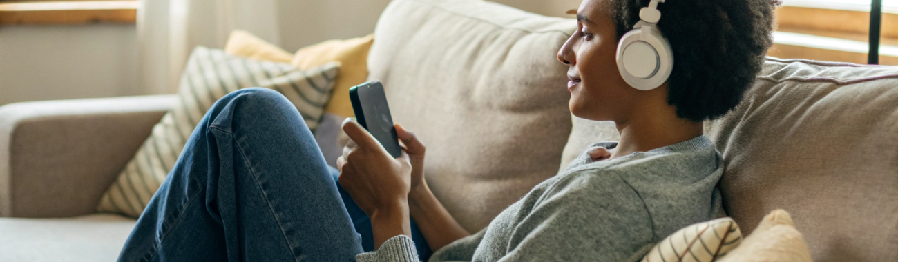 Смартфон для аудиокниг и подкастов: на что смотреть, если главное — звук и память