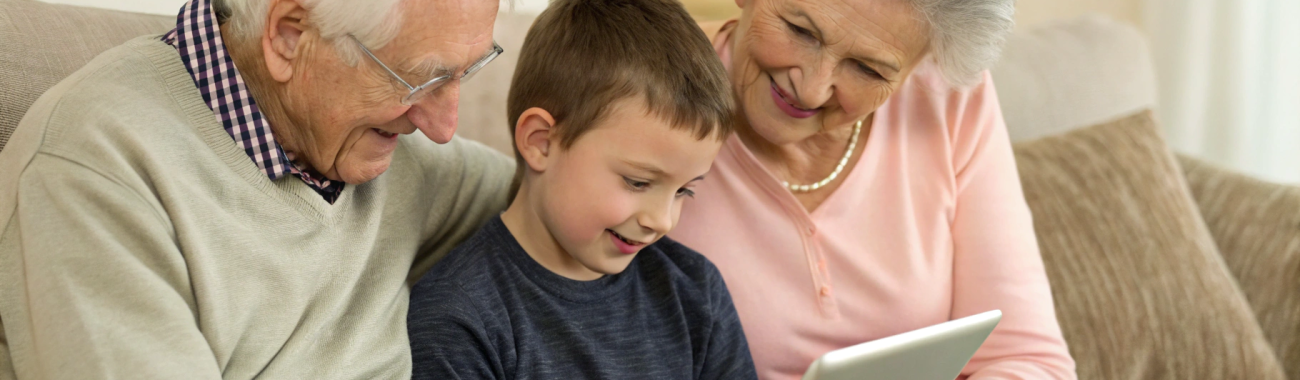 Планшет для родителей с плохим зрением: как выбрать и настроить крупный интерфейс