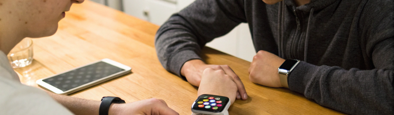 Смарт‑часы Apple Watch против Android‑часов: какие удобнее для неспортсменов