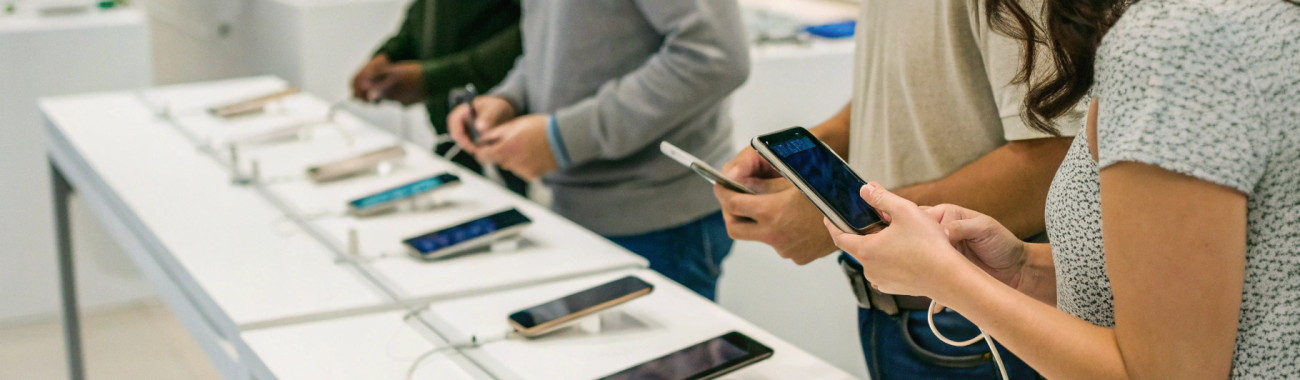 iPhone, Samsung или Xiaomi: какой смартфон выгоднее брать, если планируете пользоваться 5 лет