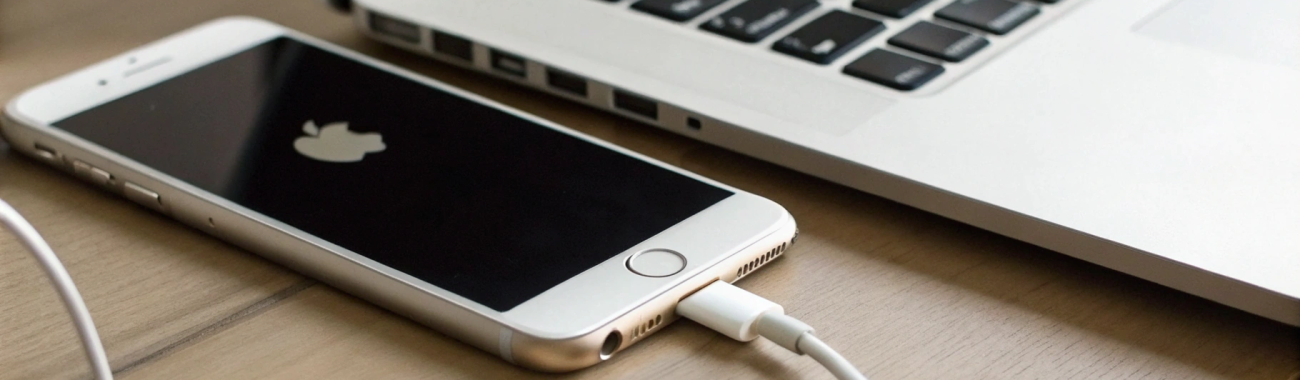 iPhone завис на логотипе Apple или ушёл в бесконечную перезагрузку: как безопасно восстановить без потери данных