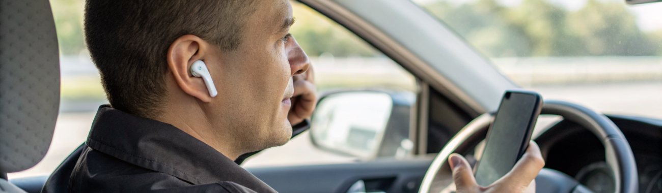 Как понять перед покупкой, подойдет ли iPhone или Samsung Galaxy для долгих аудиозвонков в наушниках и машине