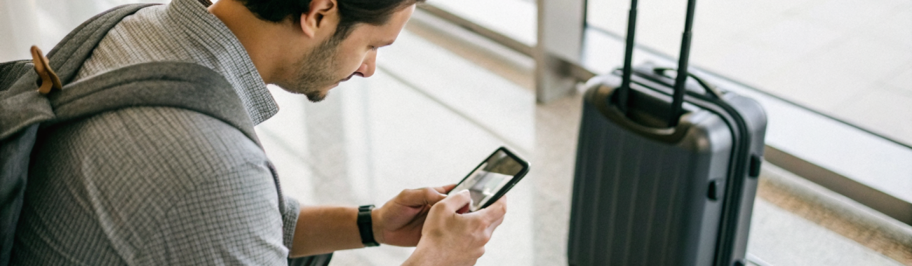 Как понять перед покупкой, подойдёт ли iPhone или Samsung Galaxy для офлайн-карт, музыки и фильмов в дороге