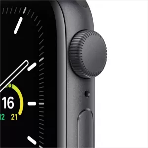 Apple Watch SE, 40 мм, корпус из алюминия цвета «серый космос», спортивный ремешок чёрного цвета