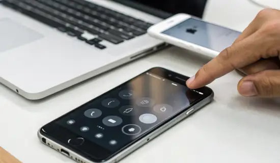 Лучшие смартфоны 2025 с физическим переключателем беззвучного режима