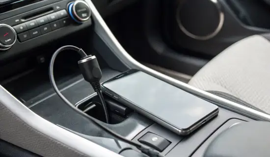 USB‑C зарядка в машину: выбираем адаптер PD/PPS и не ловим помехи