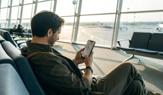 Офлайн‑режим на смартфоне: как подготовить iPhone и Android к поездке без интернета