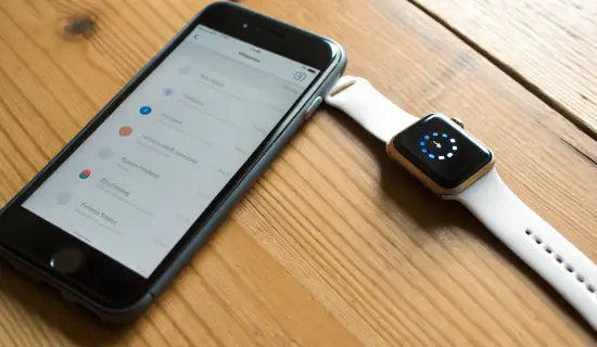 Энергосбережение на iPhone и Apple Watch: автоматизация по уровню заряда и гео