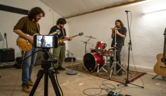 Смартфон для музыканта‑любителя: как выбрать iPhone или Android для записи репетиций и идей