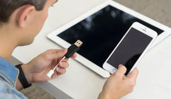 Как понять перед покупкой, поддерживает ли iPhone или iPad подключение флешки без дополнительного питания