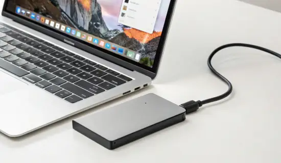 MacBook: как подключить внешний диск и сделать так, чтобы он всегда появлялся в Finder