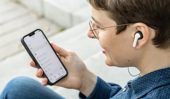 Скрытые функции iOS и Android для людей с ограниченным слухом: субтитры, оповещения и вибро