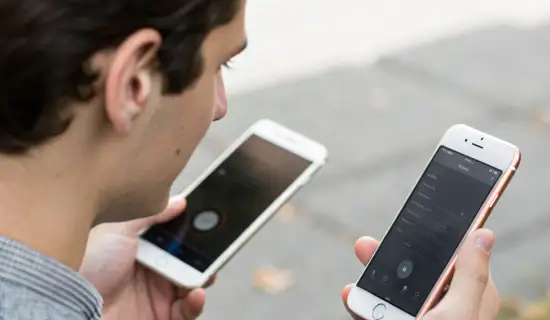 iPhone или Samsung Galaxy: что удобнее для записи, расшифровки и поиска по голосовым заметкам