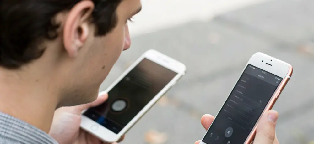 iPhone или Samsung Galaxy: что удобнее для записи, расшифровки и поиска по голосовым заметкам