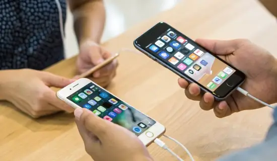 Сравнение компактных смартфонов 2025 для маленькой руки: iPhone, Samsung и другие