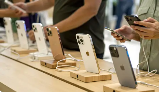 ТОП покупаемых iPhone лета 2025: народный выбор памяти и цвета