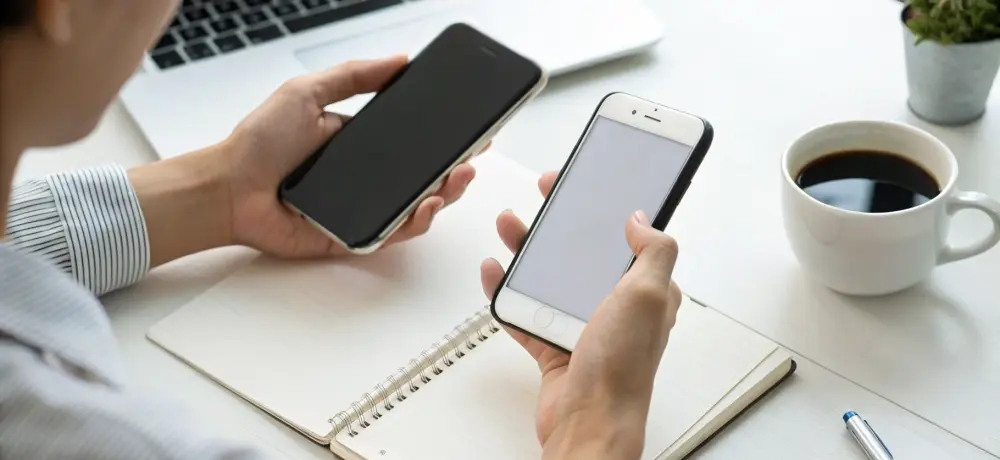 Samsung Galaxy или iPhone: где удобнее настроить второй телефон для работы и личной жизни