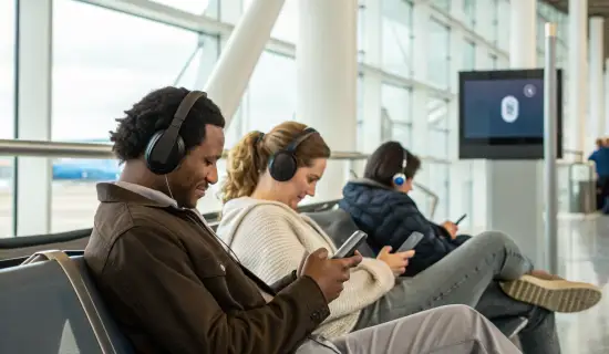 Новый стандарт Bluetooth Auracast на iPhone и Android: что он даст для наушников к 2027 году