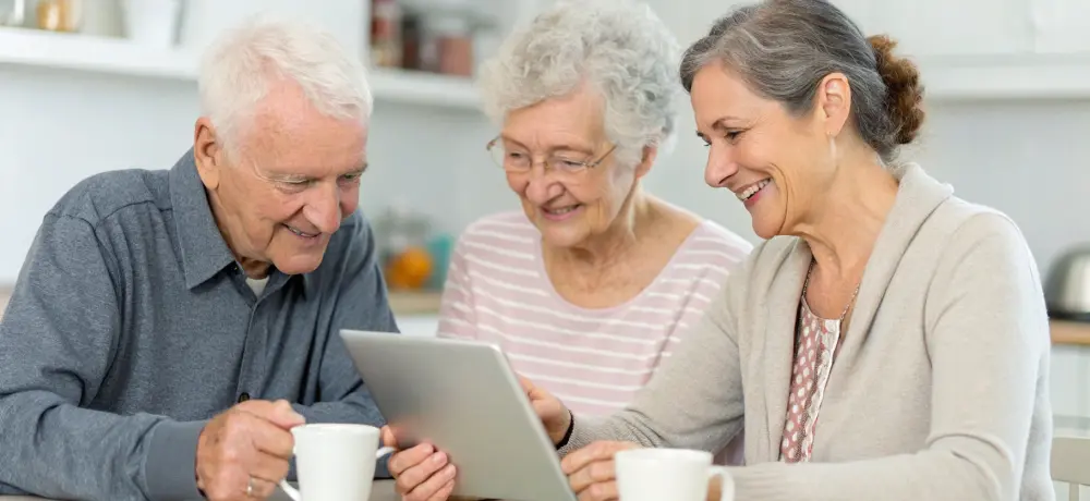 Как выбрать первый планшет родителям‑пенсионерам в 2025: iPad или Android и какие настройки нужны сразу