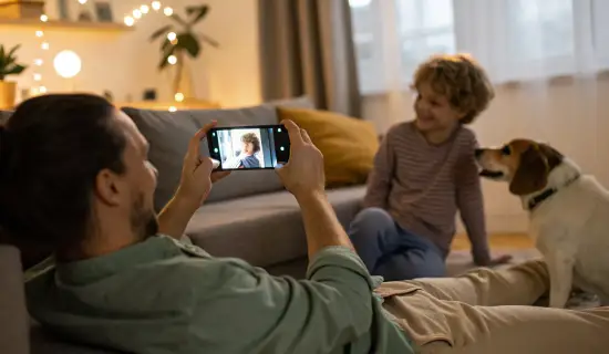 iPhone или Samsung Galaxy: что удобнее для быстрой съемки детей и питомцев без долгой настройки камеры