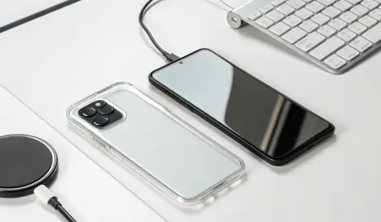 Набор защиты для Samsung Galaxy S25: стекло, чехол и зарядка без перегрева