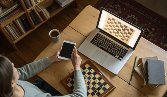 Сравнение iPad, бюджетных Android‑планшетов и ноутбуков для онлайн‑шахмат и логических игр