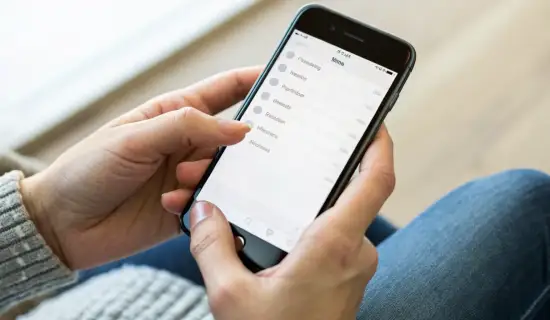 iPhone пишет «Обновление настроек Apple ID»: почему висит и как безопасно завершить