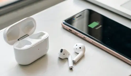 AirPods: когда батарею пора менять и какие есть варианты