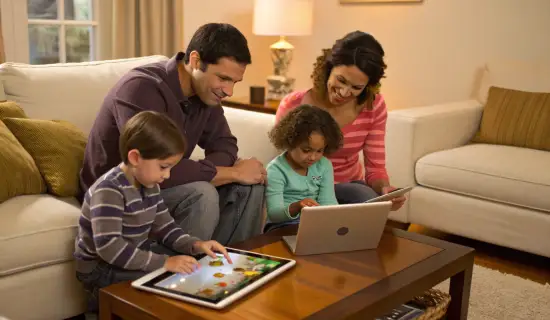 Galaxy Tab S11 vs iPad Air M4: какой планшет удобнее для семьи дома