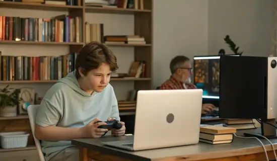 MacBook или стационарный ПК для ребёнка‑геймера: как не ошибиться с ожиданиями