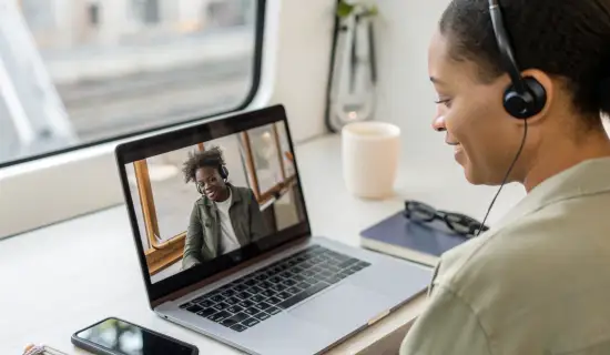 Сравнение AirPods Pro и AirPods Max: что лучше для дома, офиса и транспорта