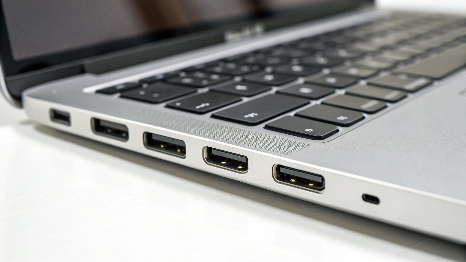 Порты MacBook Pro 14 M3: HDMI, SDXC, Thunderbolt и MagSafe