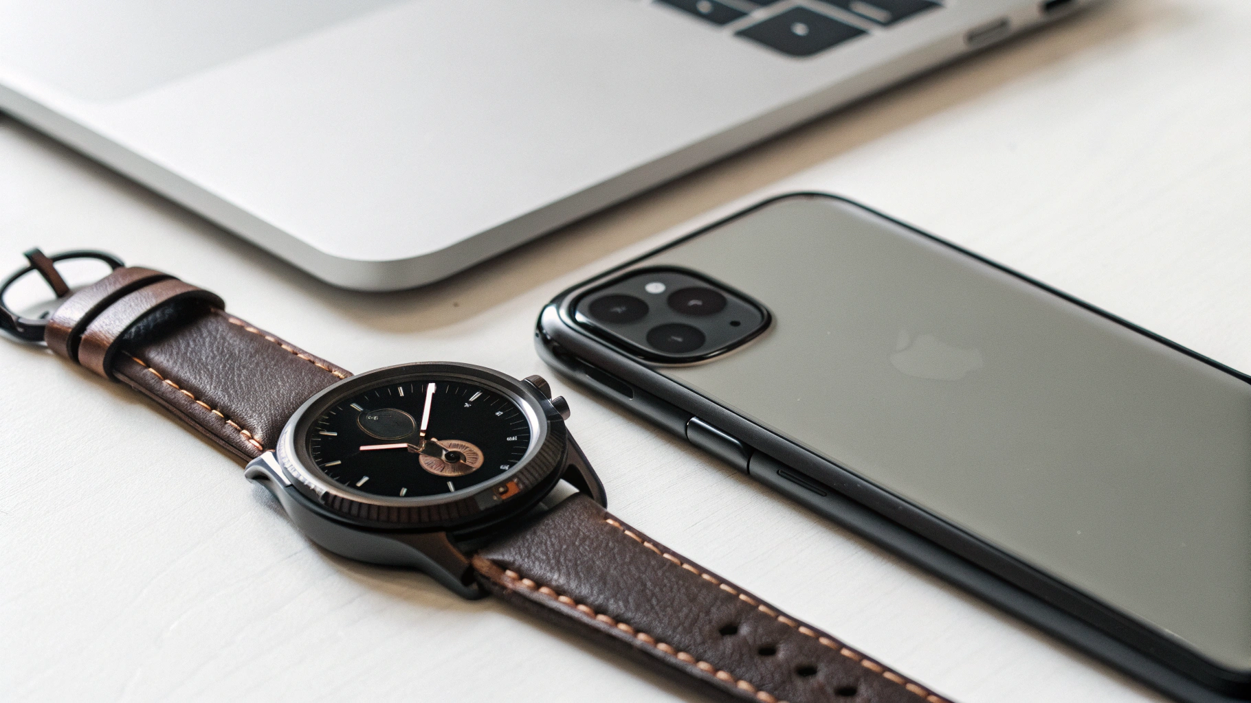 Galaxy Watch3 рядом с iPhone: подключение и циферблат