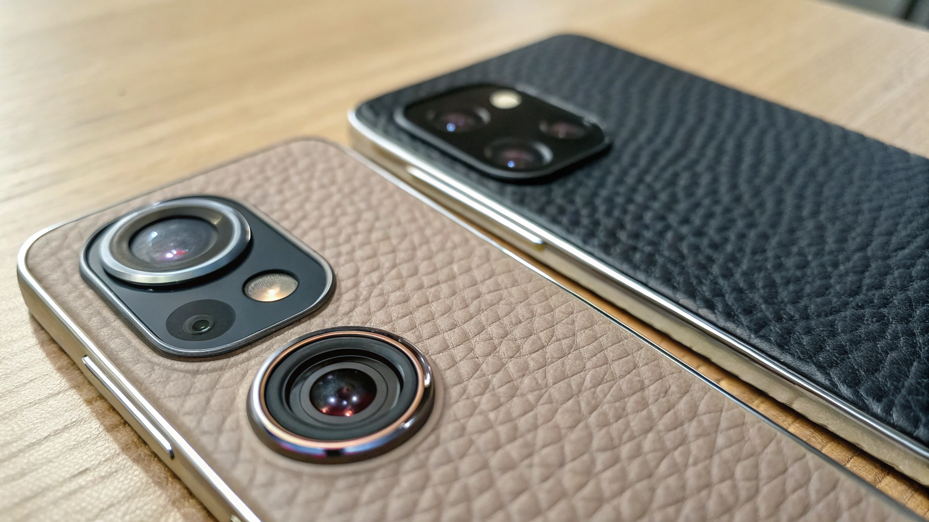 Блоки камер Galaxy S25 и S25+ крупным планом