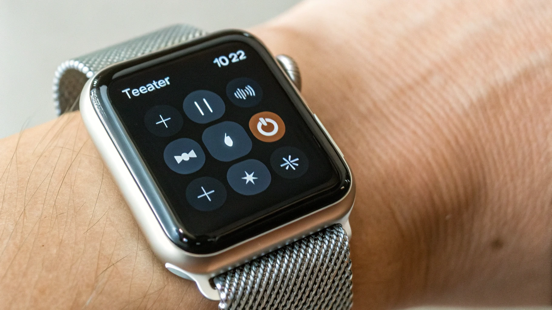 Пункт управления Apple Watch с режимом низкого энергопотребления и Театром