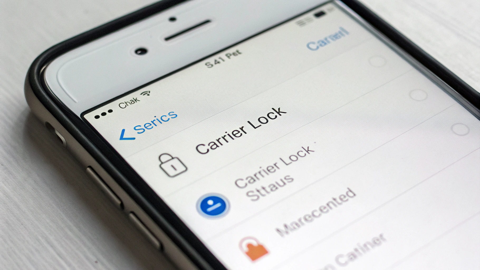 Проверка блокировки оператора на iPhone в разделе «Об этом устройстве»