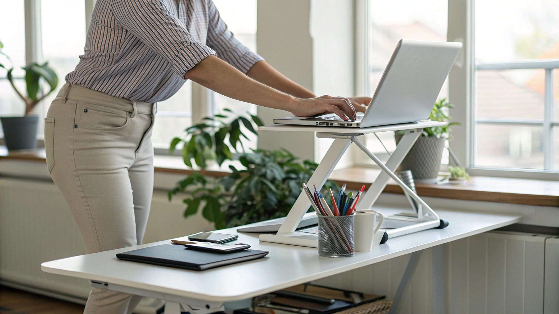 Настройка высоты подставки для MacBook на обычном столе для работы стоя