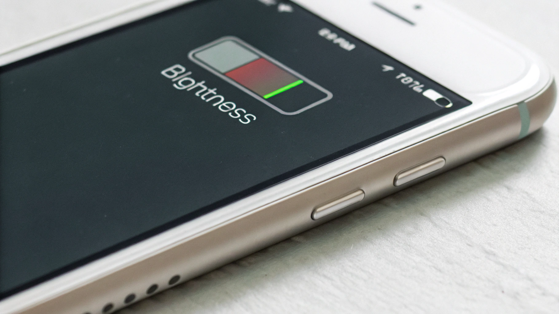 Почему мАч не всегда решают: емкость батареи и яркость экрана