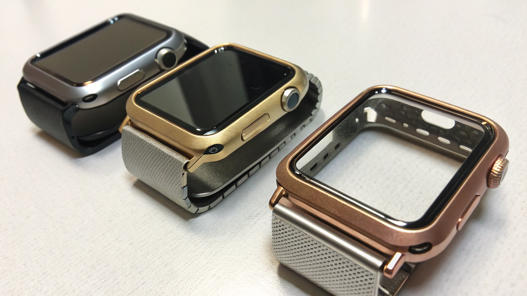 Сравнение материалов корпуса Apple Watch: алюминий, сталь и титан