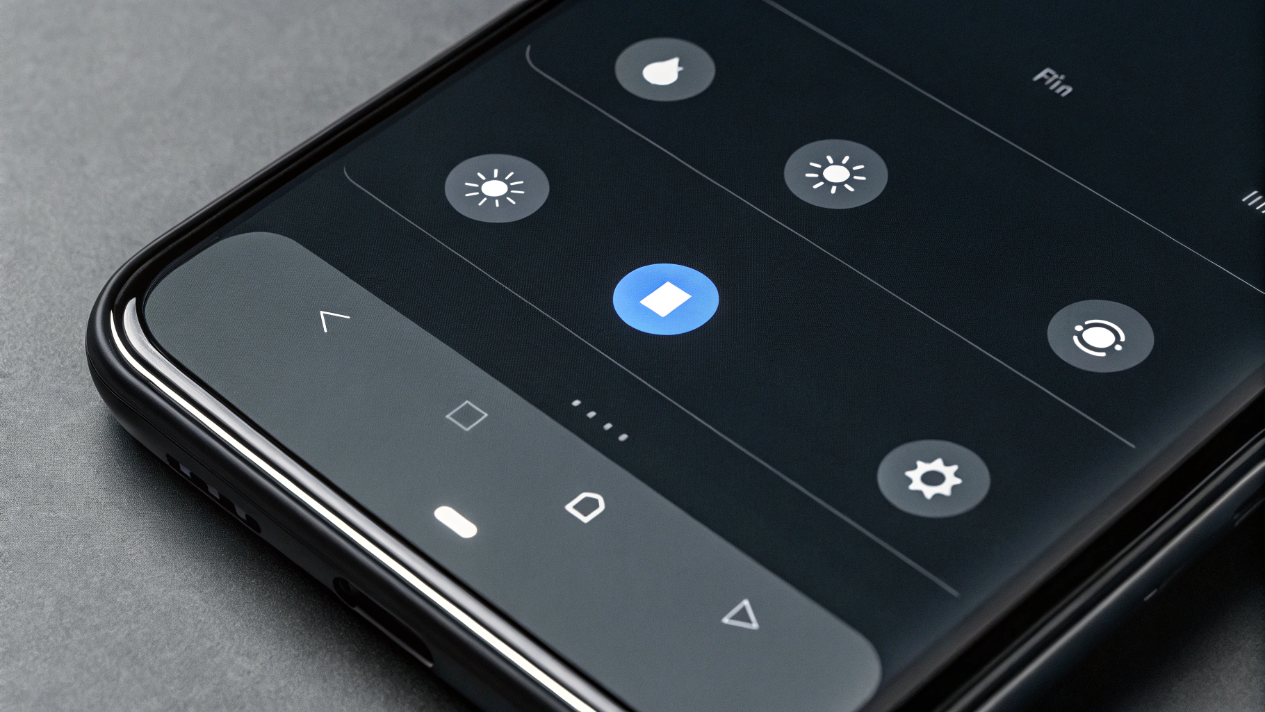 Плитка тёмного режима в панели быстрых настроек One UI на Samsung Galaxy