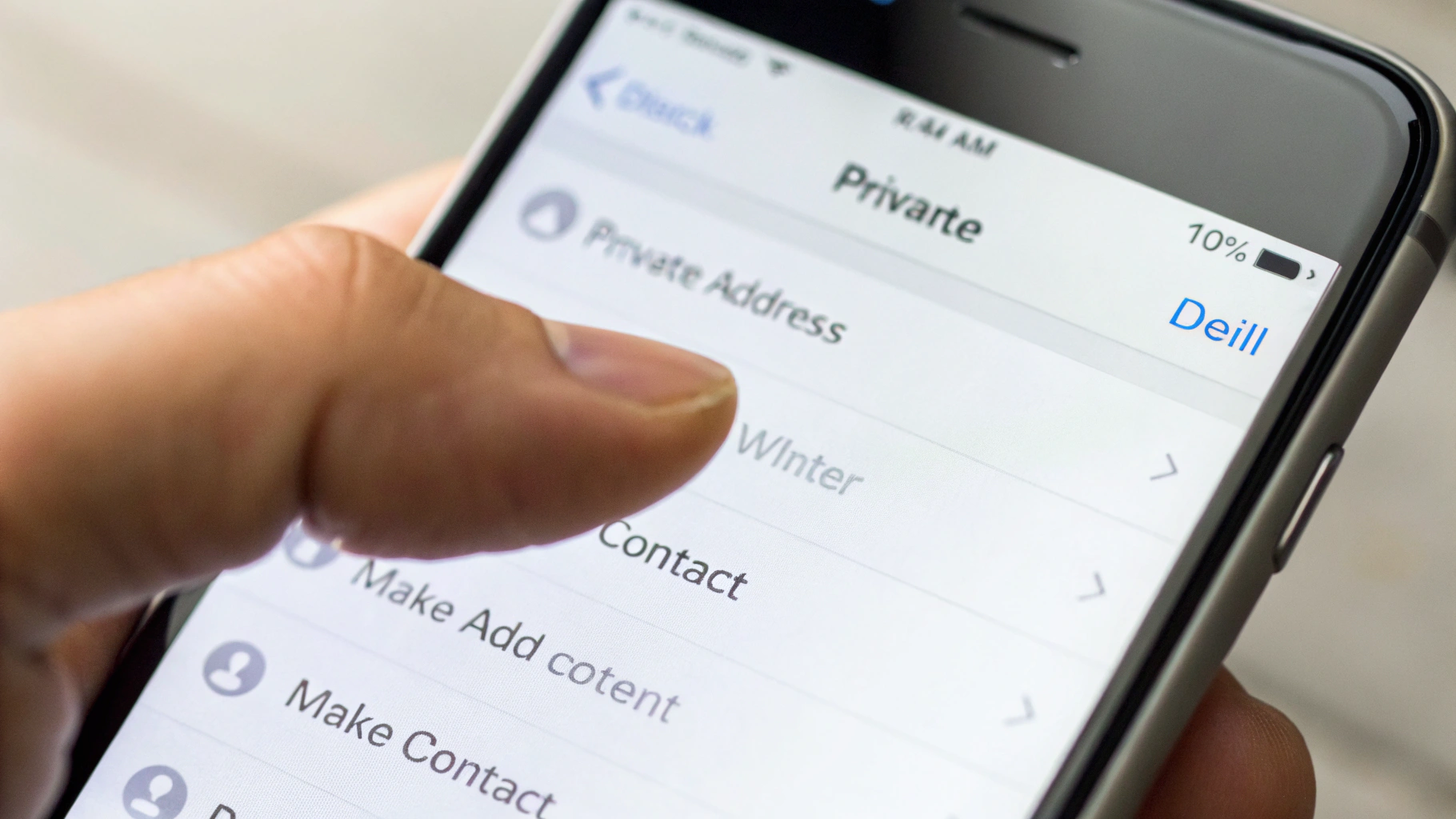Экран настроек Wi‑Fi на iPhone с пунктом «Частный адрес Wi‑Fi»