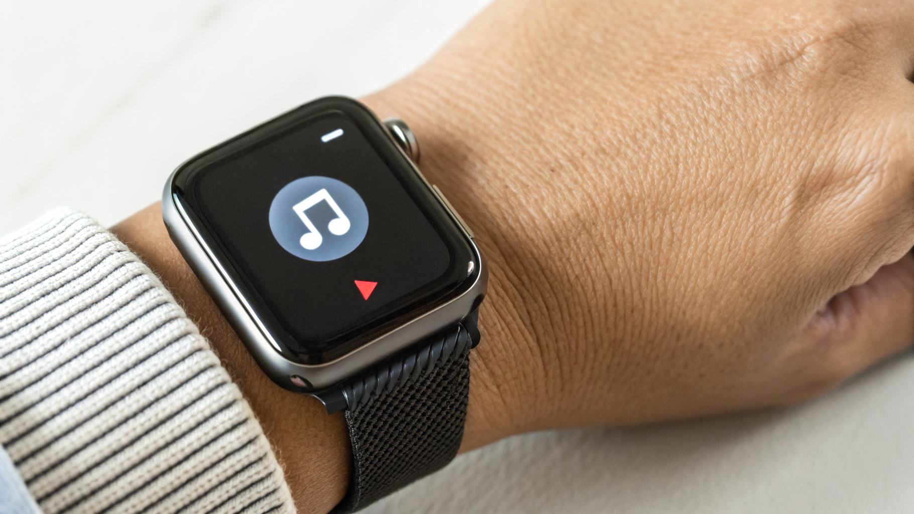 Загрузка плейлиста на Apple Watch для офлайн-прослушивания