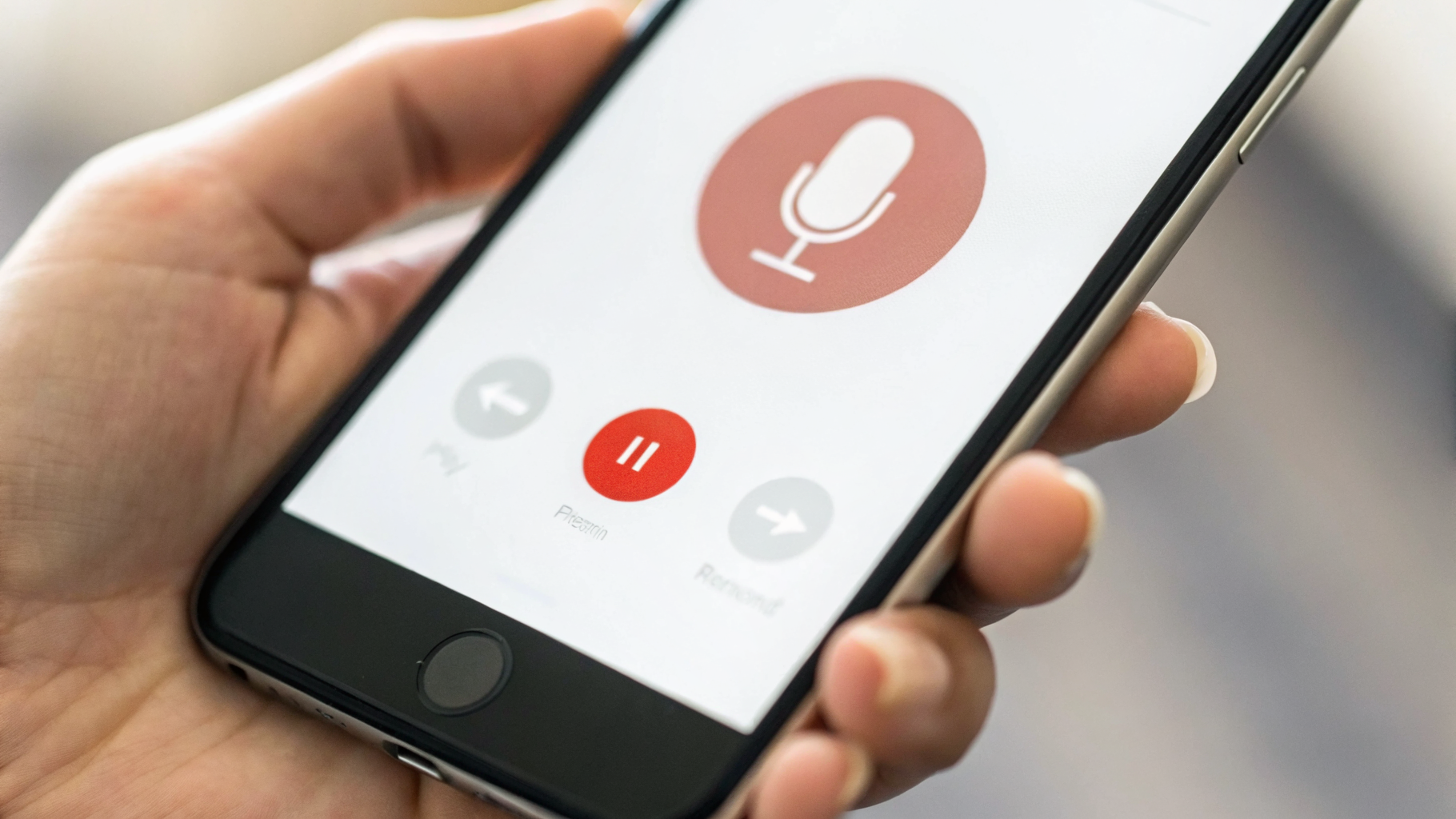 Запуск записи голосовой заметки на смартфоне