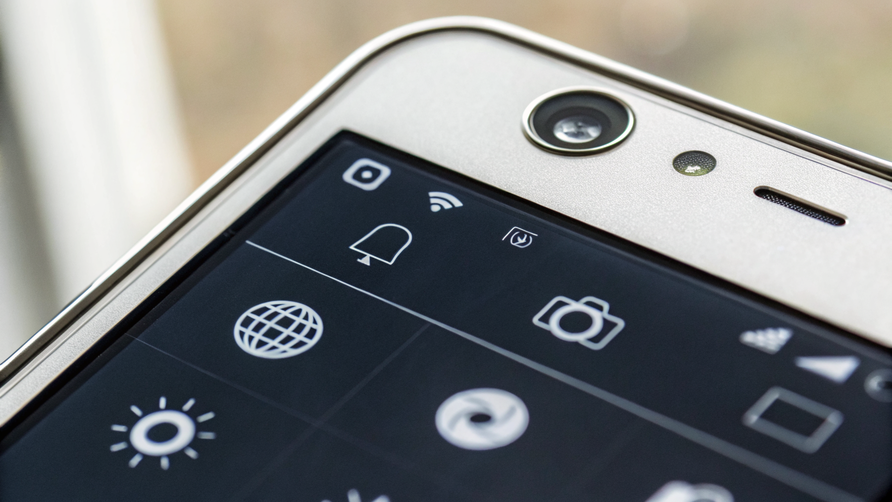 Экран Samsung Galaxy с открытой камерой во время выбора режима съемки